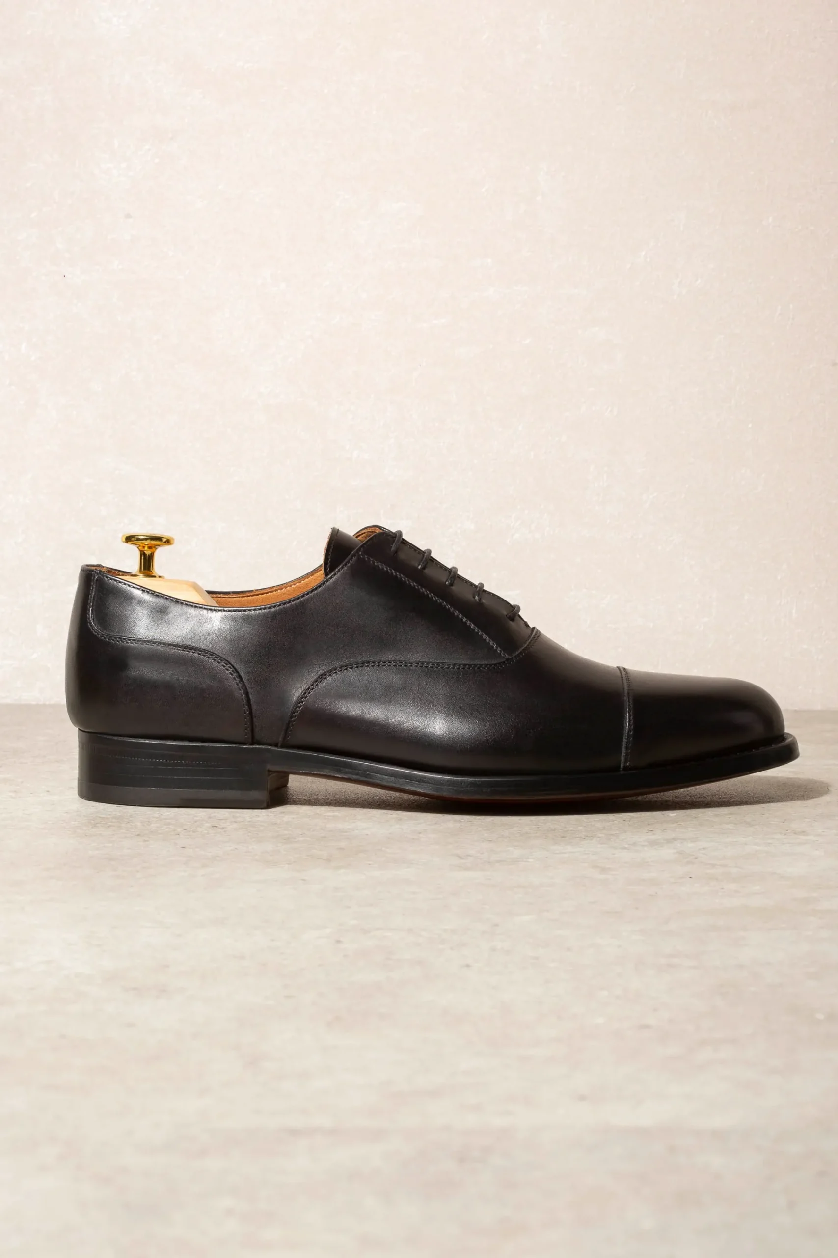 Pini Parma Black Oxfords Outlet