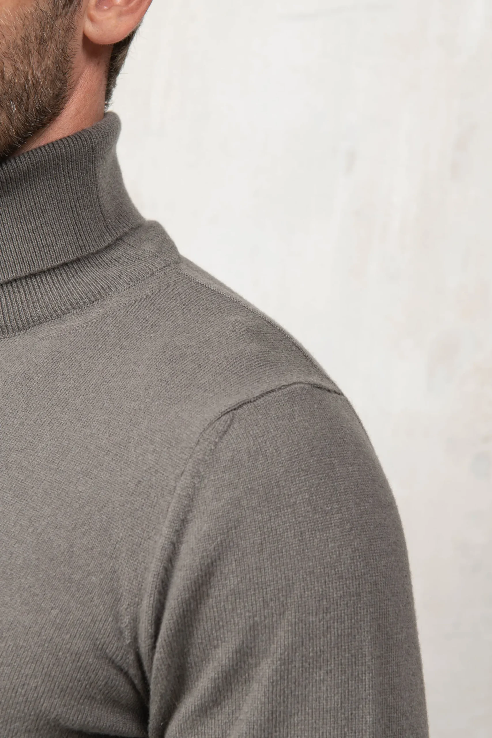 Pini Parma Dark Taupe Cashmere Turtleneck – Made In Italy Online
