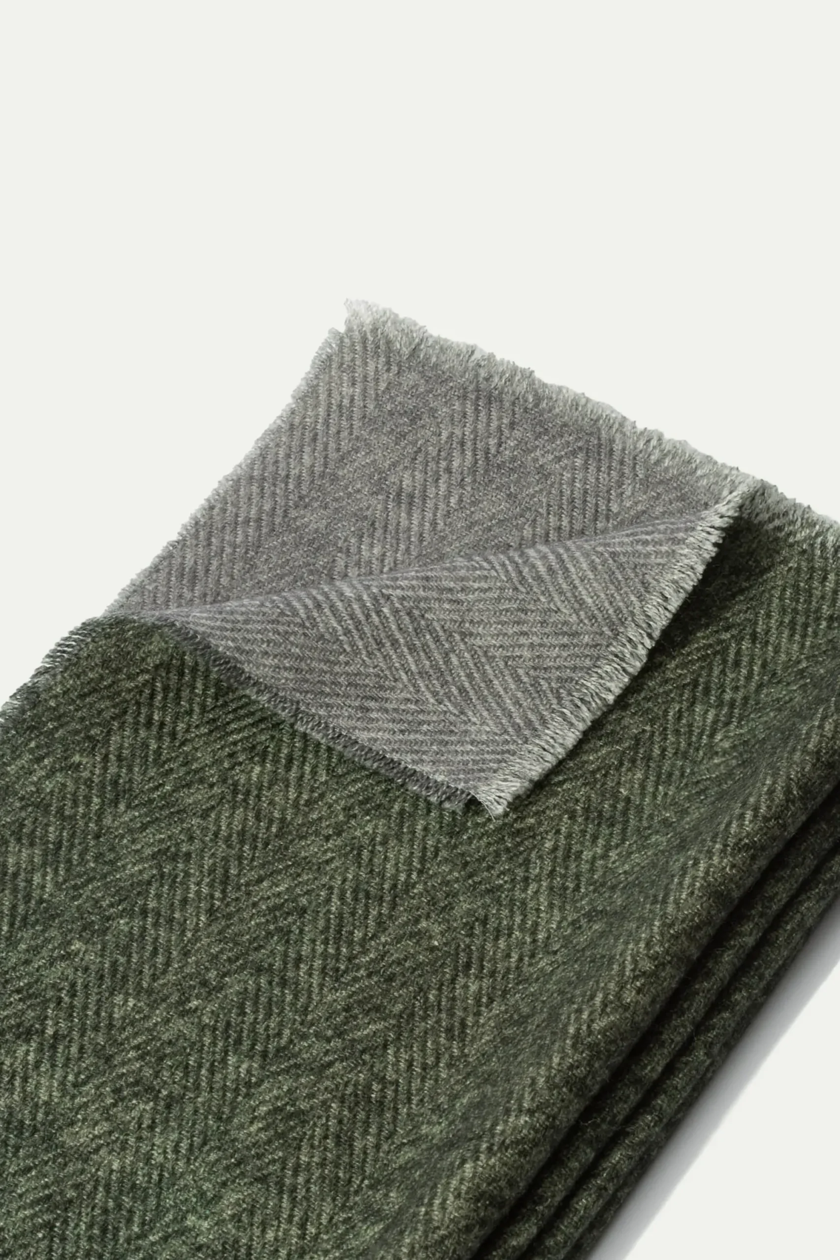 Pini Parma Grey And Green Reversible Herringbone Scarf - Made In Italy Store