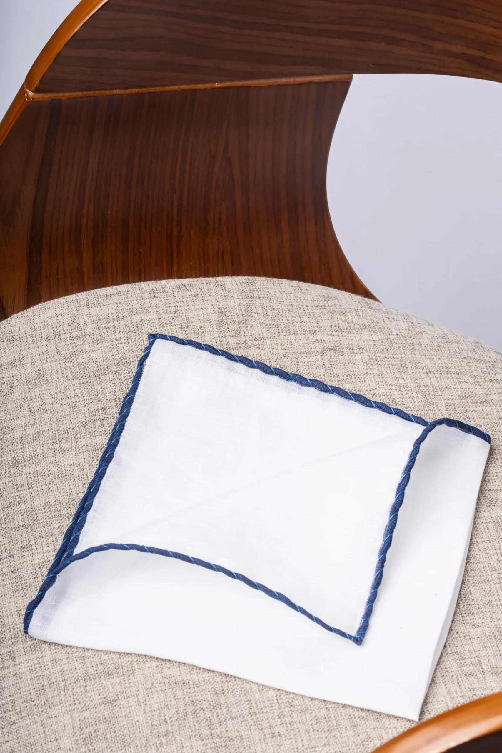 Pini Parma White Linen Pocket Square With Blue And Light Blue Edges - Made In Italy Online